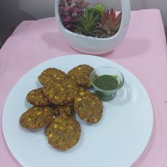 A picture of Chana dal Vada.