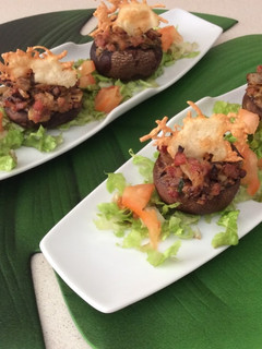Una foto de Champiñones rellenos de jamón