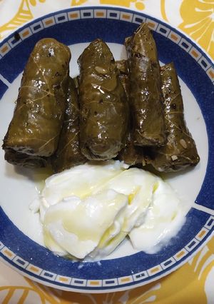 Φωτογραφία της συνταγής Ντολμαδάκια γιαλαντζί στο φούρνο στην πήλινη γάστρα