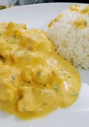 Una foto de Pechuga de pollo en crema de queso