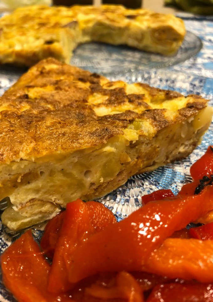Una foto de Tortilla de botifarra de huevo