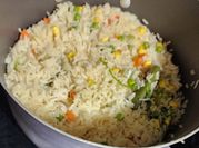 Una foto de arroz blanco crudo