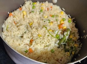 Una foto de Arroz Blanco diferente fácil y delicioso