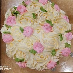 A picture of Floral chocolate truffle cake.