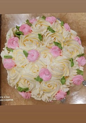 A picture of Floral chocolate truffle cake.