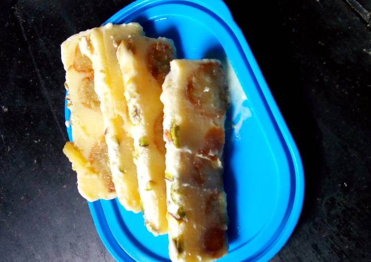 How to Special To Try At Home Gulabjamun custard icecream