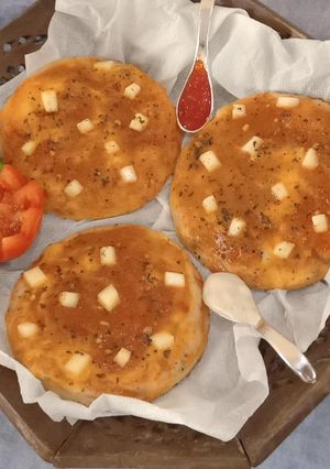અક્કી મીની ડિસ્ક પિત્ઝા (Akki Mini Disc pizza Recipe In Gujarati) રેસીપી મુખ્ય ફોટો