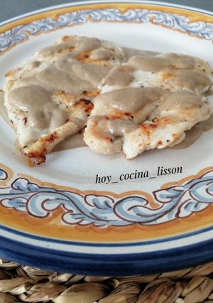 Una foto de Filetes de pollo en salsa de foie gras y Pedro Ximénez