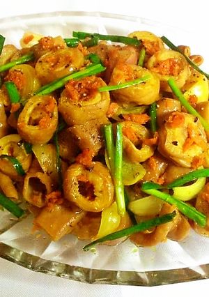 Hình của món Lòng heo xào nghệ.