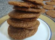 Una foto de cookies de nueces