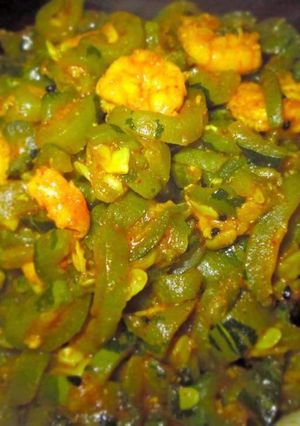 চিংড়ি চিচিঙ্গা রেসিপির প্রধান ছবি