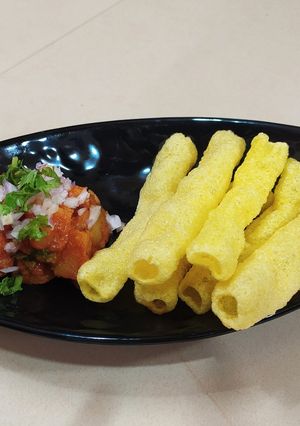 ચટાકેદાર ભૂંગળા બટેટા(Bhungara Bateta Recipe In Gujarati) રેસીપી મુખ્ય ફોટો