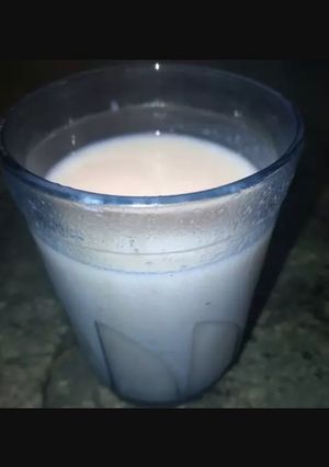 बनाना मिल्क शेक (Banana milk shake recipe in Hindi) रेसिपी मुख्य फोटो