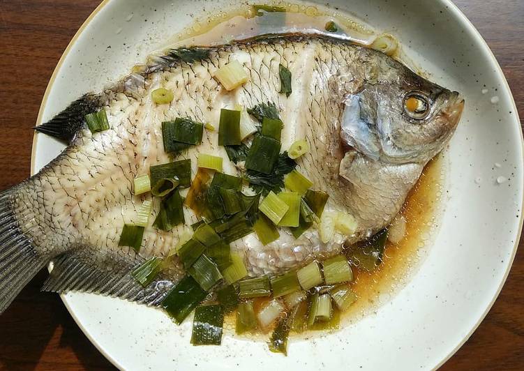 Cantonese Steamed Fish (Ikan Kukus Ala Canton)