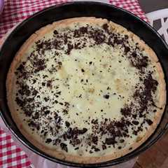 Foto di Crostata alla crema con cuore di mela