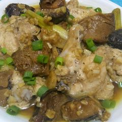 A picture of Steamed Chicken and Mushroom.