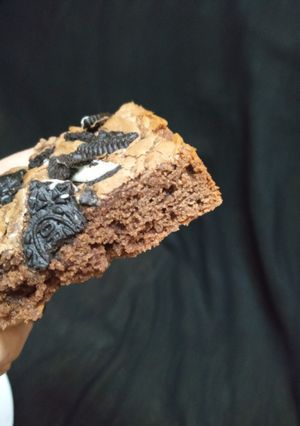 A picture of Oreo and walnut brownies.