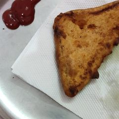 A picture of Bread pakora.