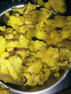 சுவையான முட்டை பொரியல்🥚🍳(egg poriyal recipe in tamil) செய்முறை முக்கிய புகைப்படம்
