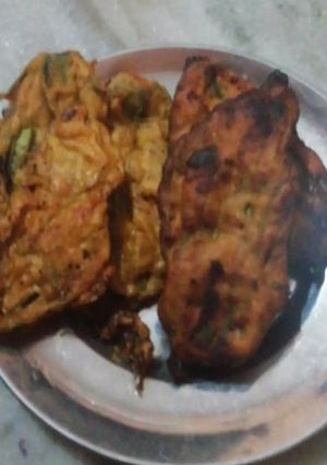 कद्दू फूल के पकोड़े (Kaddu phool ke pakode recipe in Hindi) रेसिपी मुख्य फोटो