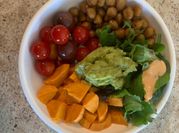 Una foto de palta y batata