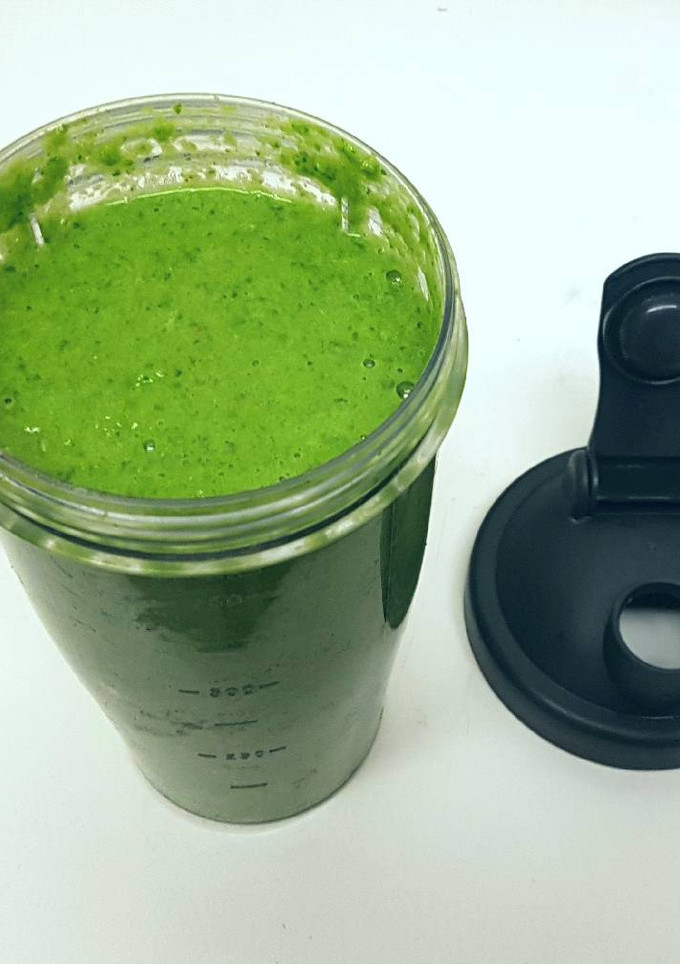 Una foto de Smoothie verde y rico 100%