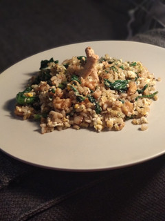 Una foto de Arroz integral con acelgas y nueces