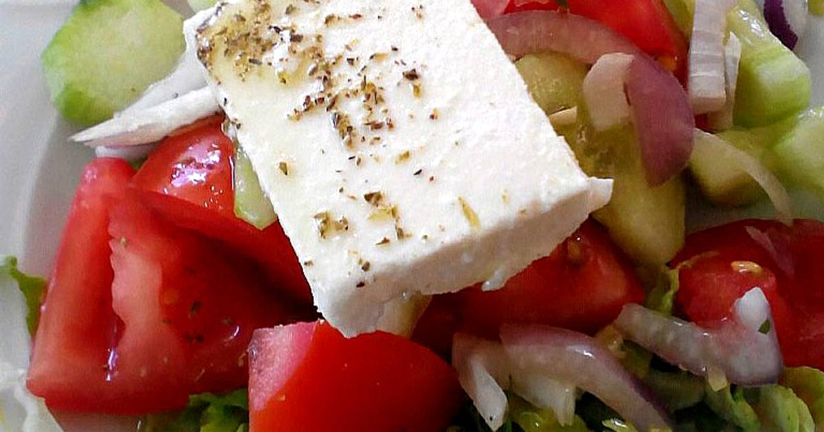 Греческий салат - пошаговый рецепт с фото. #рецептдня В Греции этот салат н...