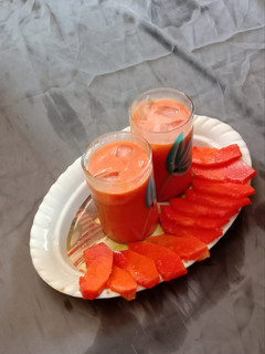 पपाया मिल्क शेक (Papaya milk shake recipe in Hindi) रेसिपी मुख्य फोटो