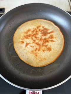 Φωτογραφία της συνταγής Pancakes με 3 υλικά στο τηγάνι