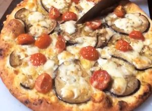 Foto de Pizza de Beringela, Ricota e Requeijão