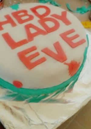 A picture of Chocalate cake,with foundant.