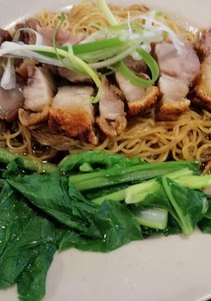 Hình của món Mì trộn nước tương heo quay.