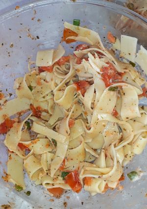 Una foto de Tallarines con SALSA CAPRESE