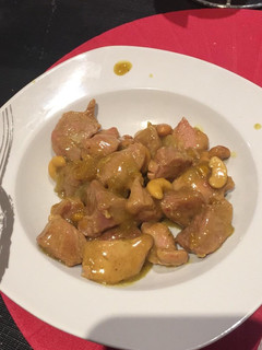 Una foto de Pavo con anacardos y curry