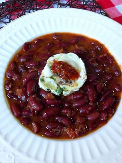 Una foto de Alubias moradas al estilo británico, baked beans con mi toque