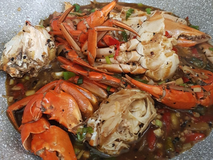 Cara Mudah Membikin Resep Kepiting Lada Hitam Pedas yang Lezat Anti Ribet, Uenak Banget