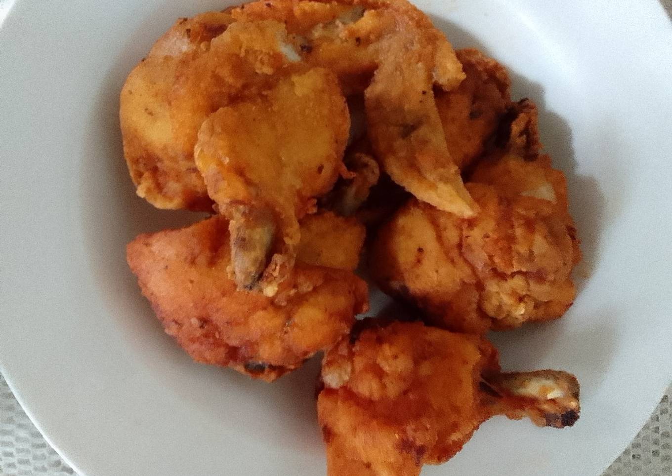 Pollo frito con empanizador casero, sin huevo