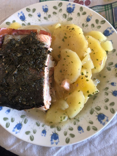 Una foto de 444. Trucha asalmonada rellena al horno (principal pescado)