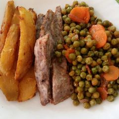 A picture of Deep fried sweet potatoes/arrow roots & fried peas.
