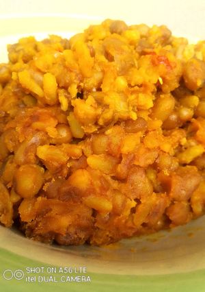 A picture of Scotch Bonnet Flavoured Beans and Rice 😘.