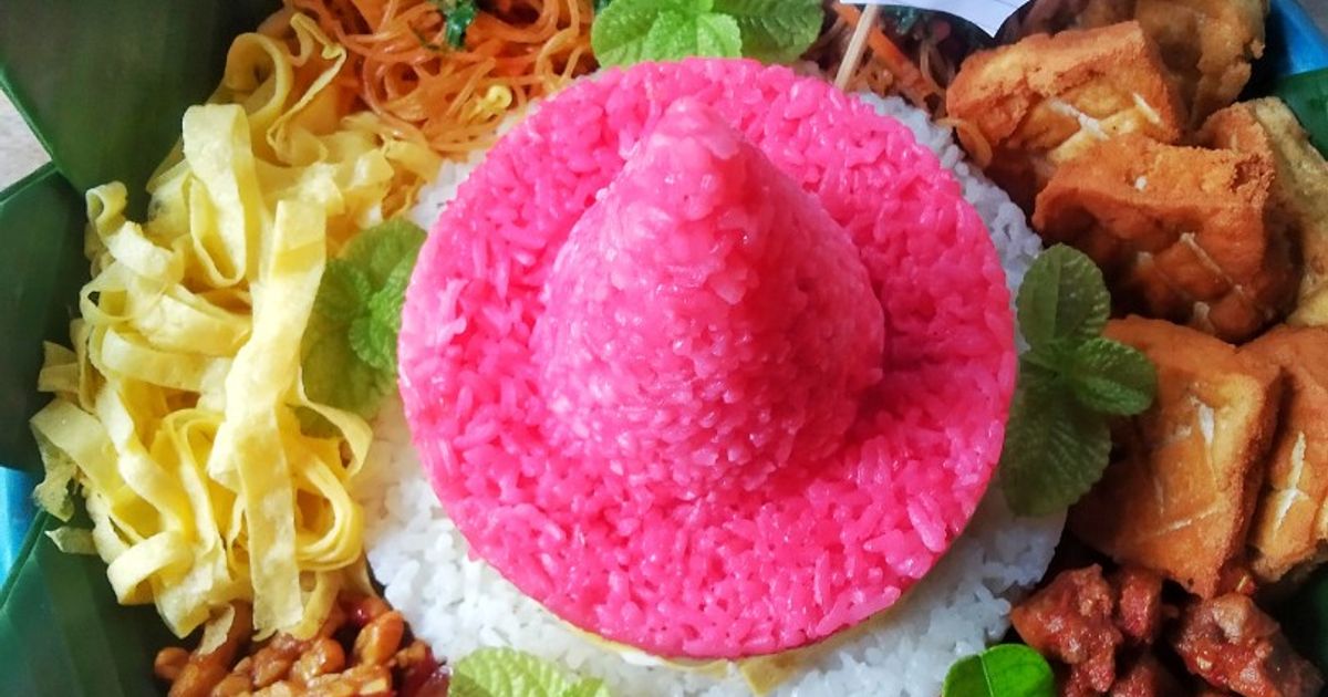 Tumpeng Nasi Uduk khas Betawi