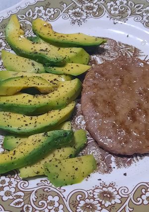 Una foto de Palta con hamburguesa