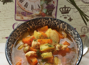 Krumpligulyásleves,csirkemellfiléből,zöldségekkel 🥣🥣🥣🥣 recept fotója