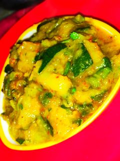 खट्टी मीठी काशीफल की सब्जी (Khatti meethi kashifal ki sabzi recipe in Hindi) रेसिपी मुख्य फोटो