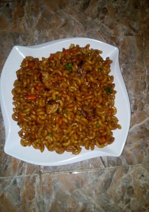 Soyayyen macaroni ainihin hoton girkin