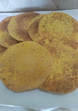 અજમા જીરા ખાખરા (Ajwain Jeera Khakhra Recipe In Gujarati) રેસીપી મુખ્ય ફોટો