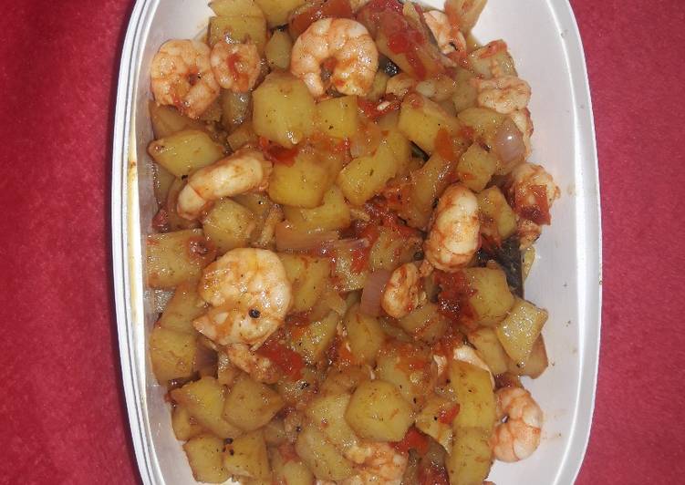 Langkah Mudah untuk Membuat Balado udang dan kentang yang Bisa Manjain Lidah