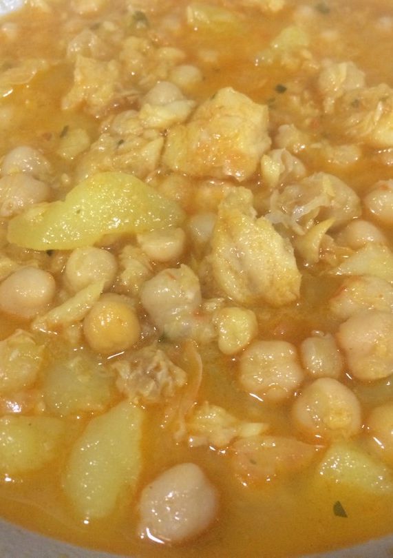 Una foto de Garbanzos con bacalao