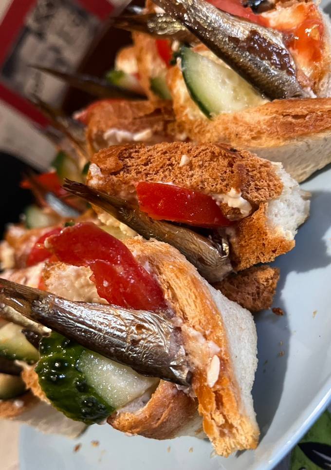 Конвертики зі шпротами 🥪